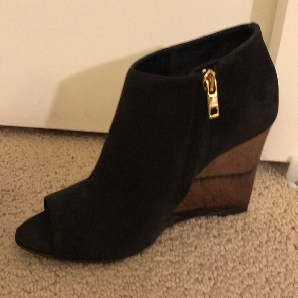 Burberry black suede wedges (never worn) - Picture 3 of 8